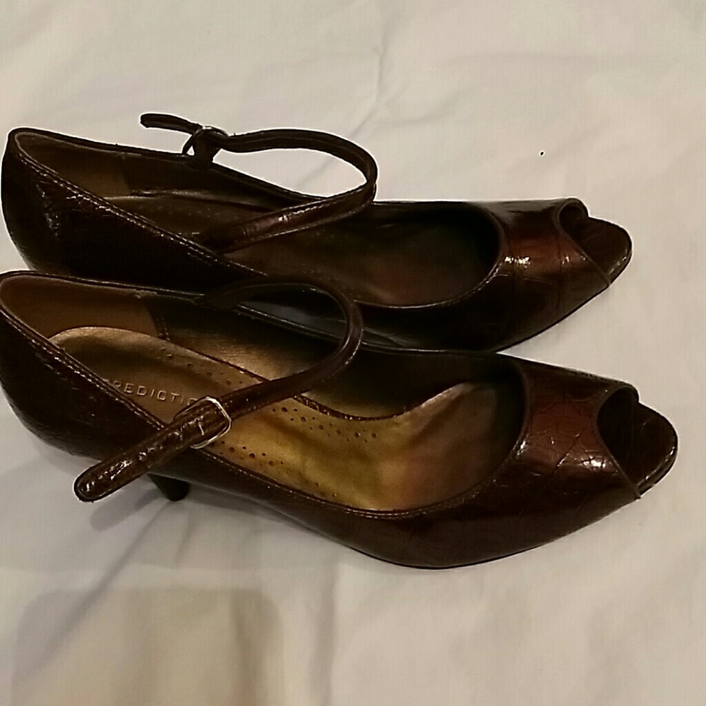 Women's shoes